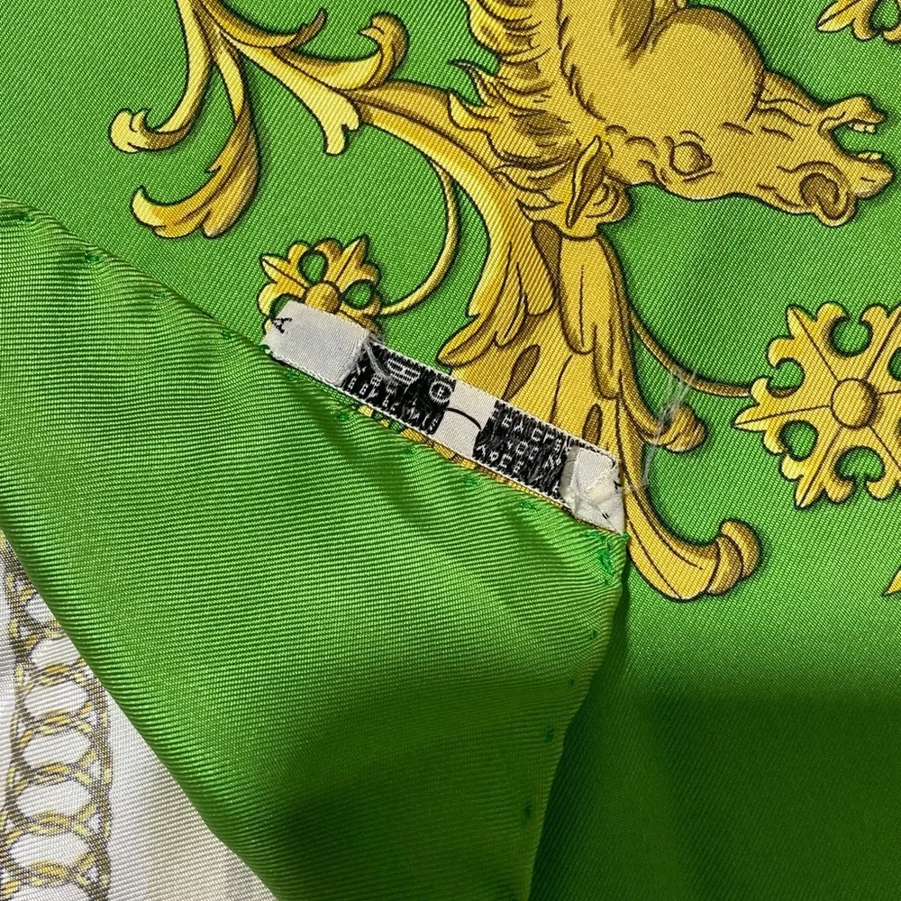 Authentic HERMES "LA PROMENADE DE LONGCHAMPS" Green 100% Silk Scarf - Picture 10 of 13